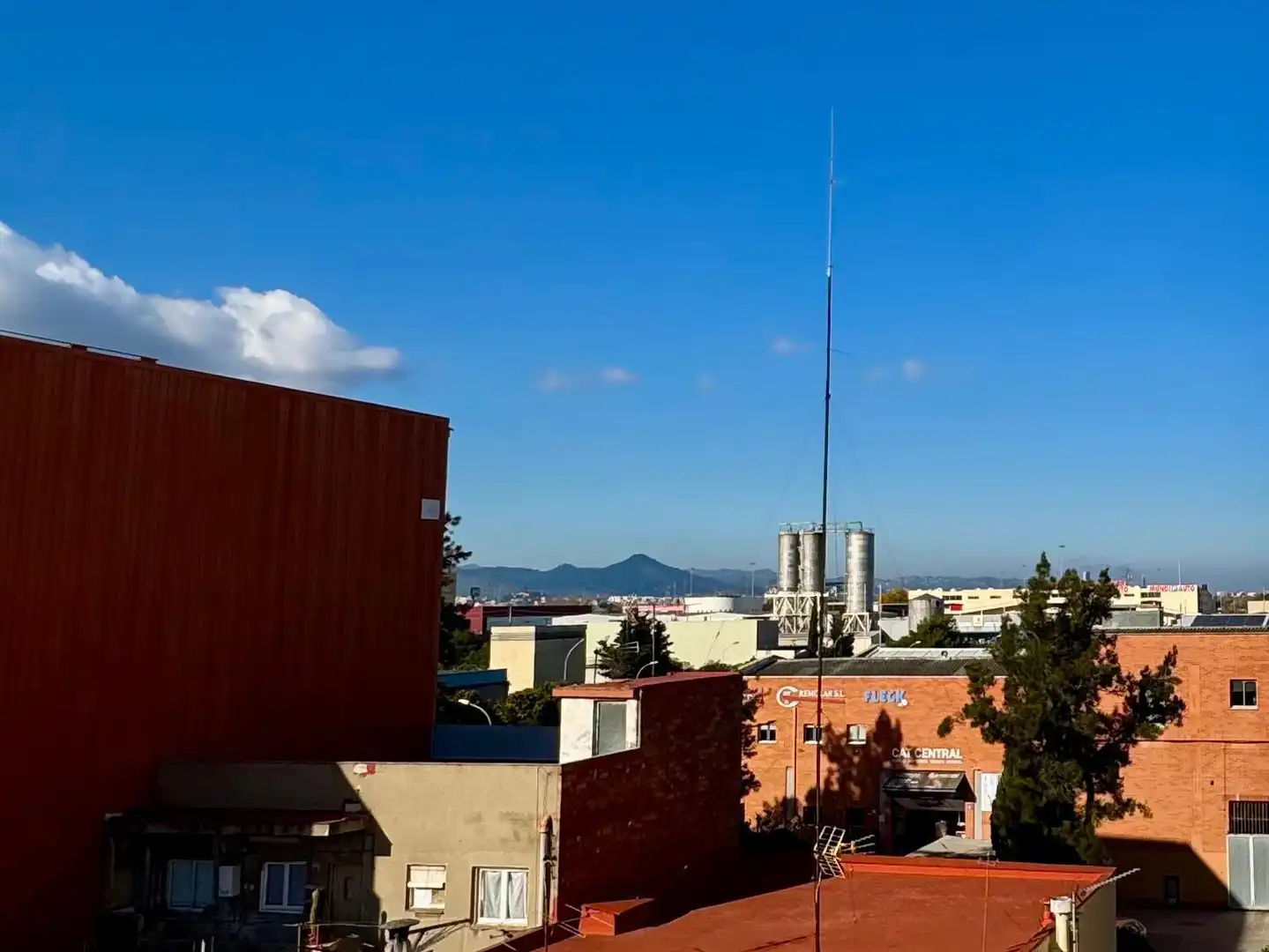 Vista exterior de Ático en venta en El Prat de Llobregat con Aire acondicionado, Calefacción y Terraza