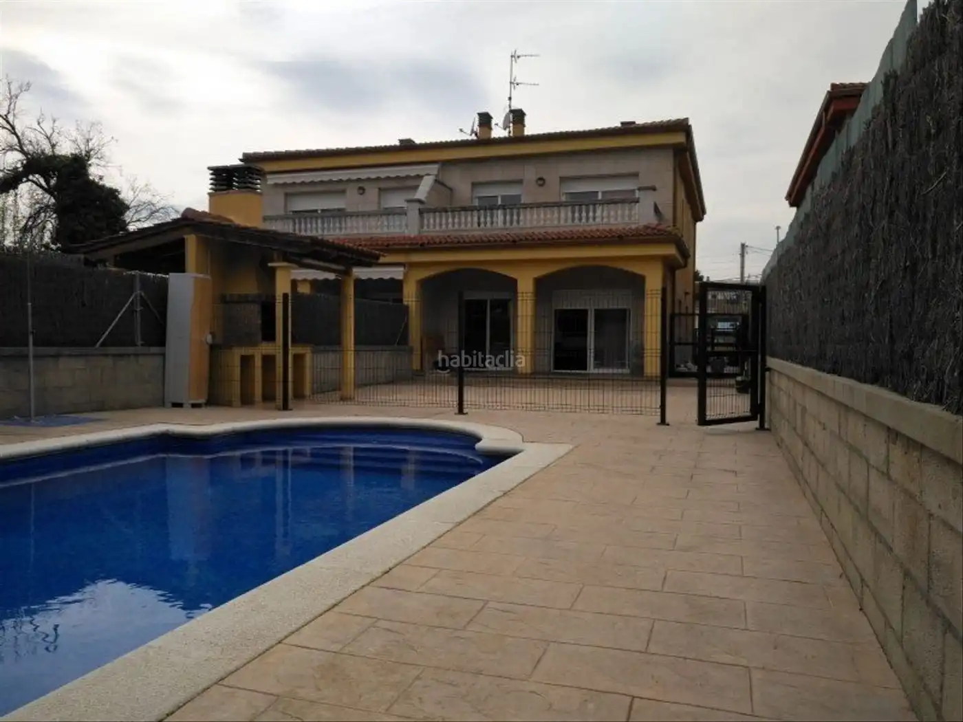 Casa aparellada en venda a Carrer Vent 926, imagen 2