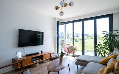 Living room of Flat for sale in  Madrid Capital  with Air Conditioner, Heating and Terrace