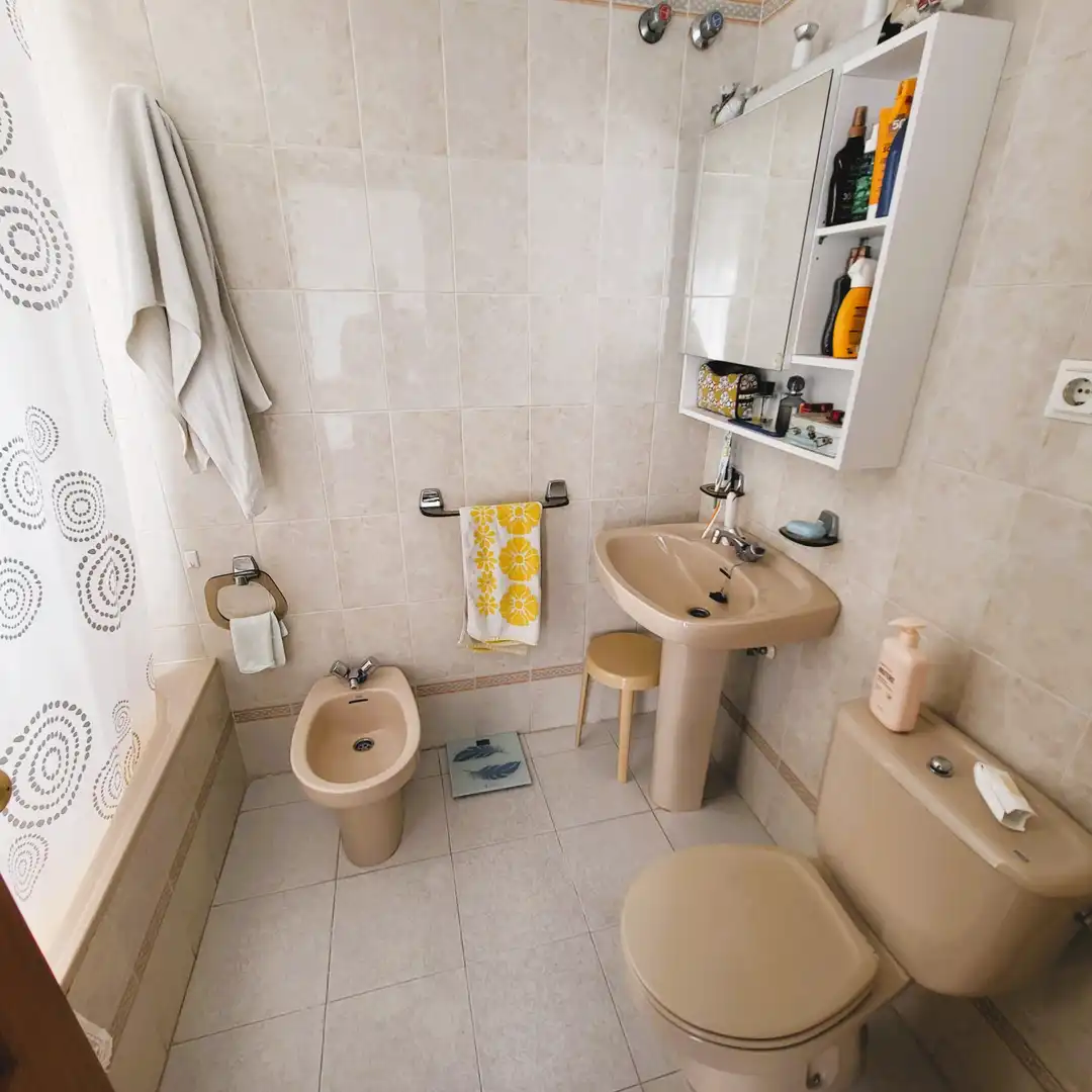 Bany de Apartament en venda en Estepona amb Terrassa i Balcó