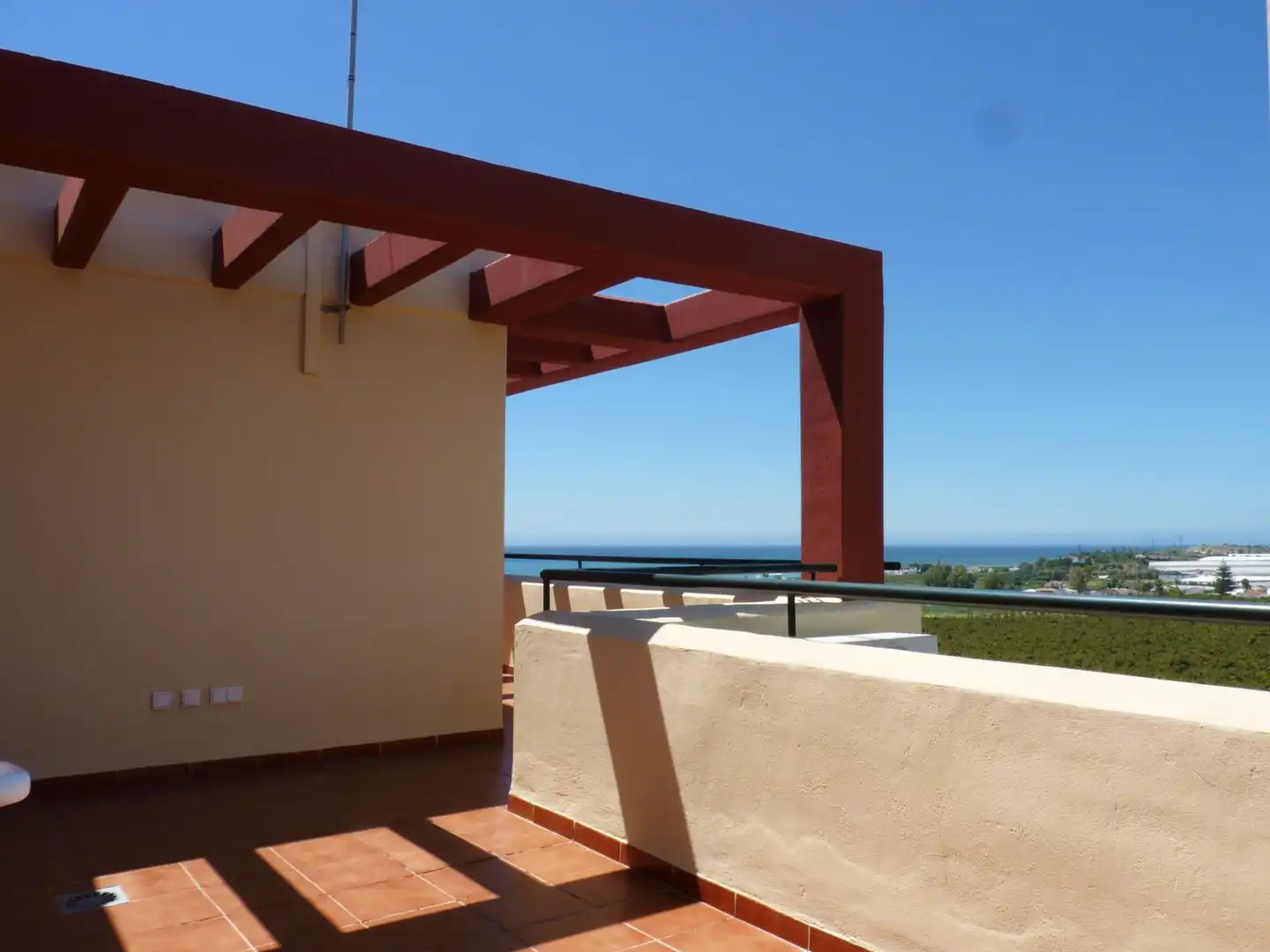 Terrasse von Maisonette zum Verkauf in Vélez-Málaga mit Klimaanlage, Heizung und Privatgarten