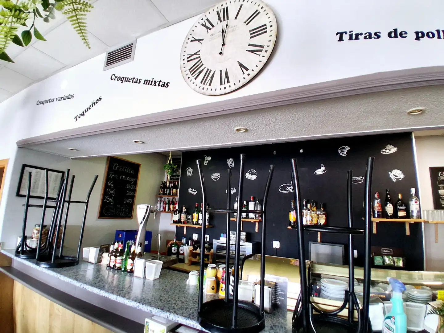 Local comercial en traspàs a Sur - PAU 4, imagen 10