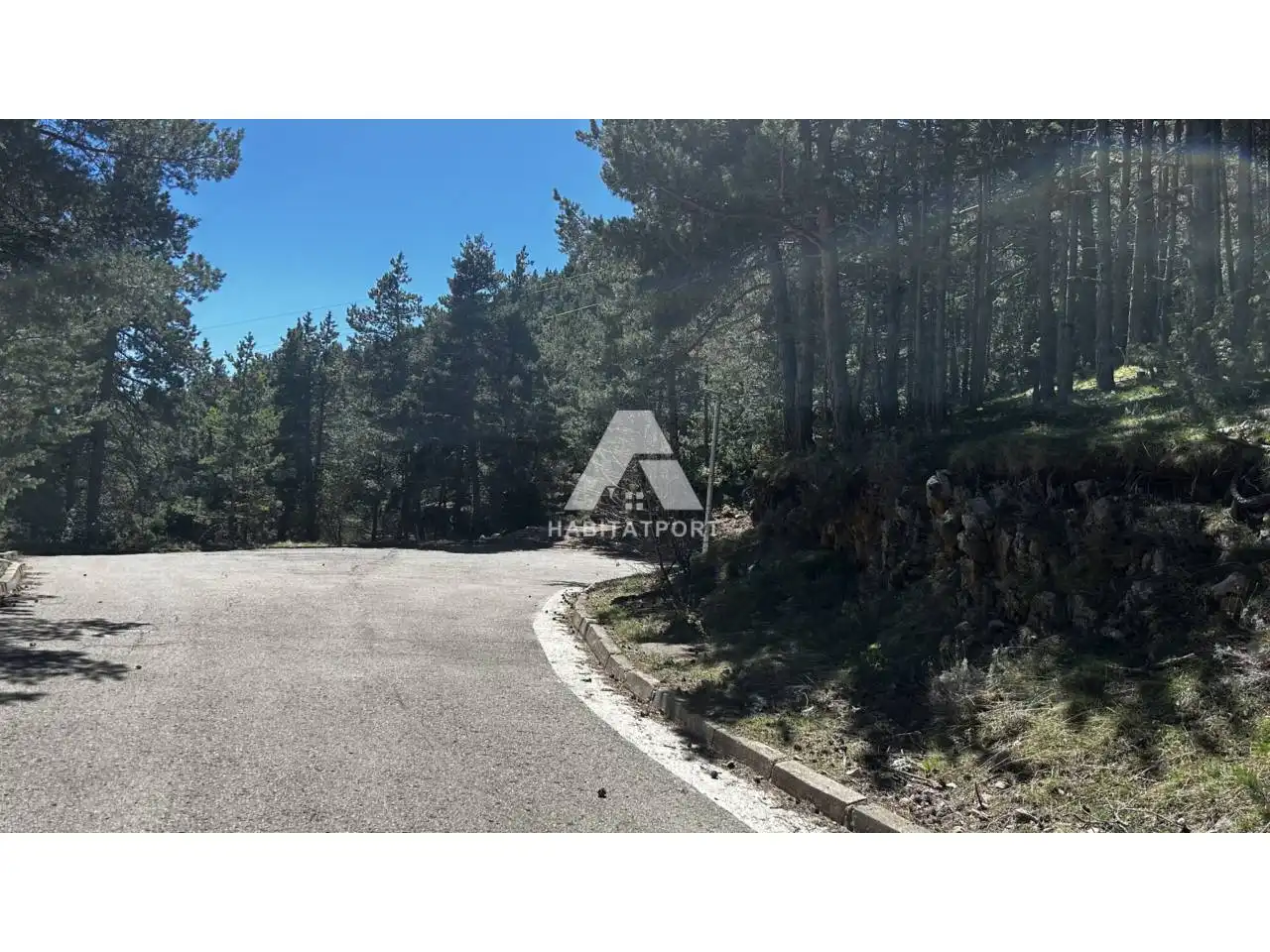 Terreny residencial en venda a Avenida Port del Comte