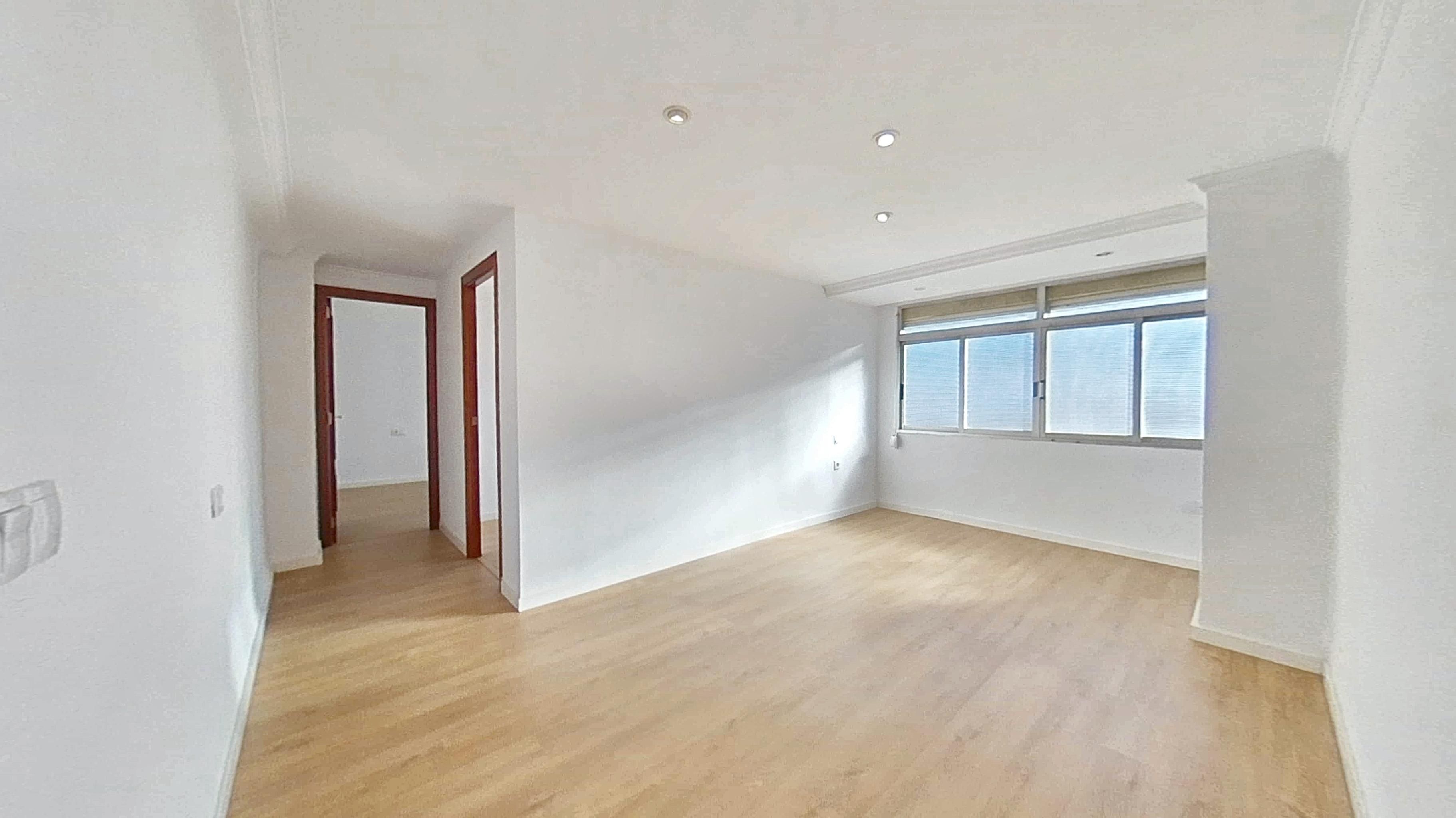 Bedroom of Flat to rent in  Valencia Capital  with Oven, Balcony and Pets allowed