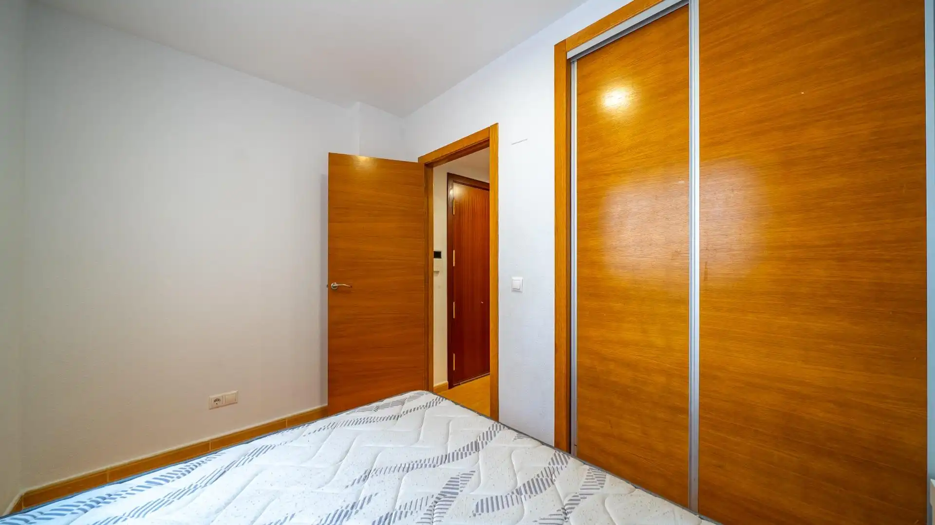 Habitación de Apartamento en venta en Alicante / Alacant con Aire acondicionado, Calefacción y Amueblado