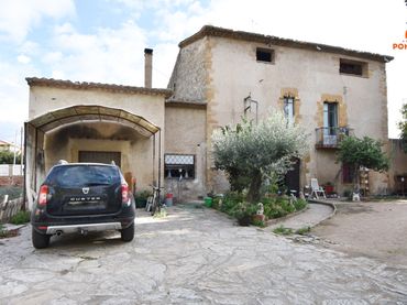 Casa rústica en venda a La Bisbal d'Empordà