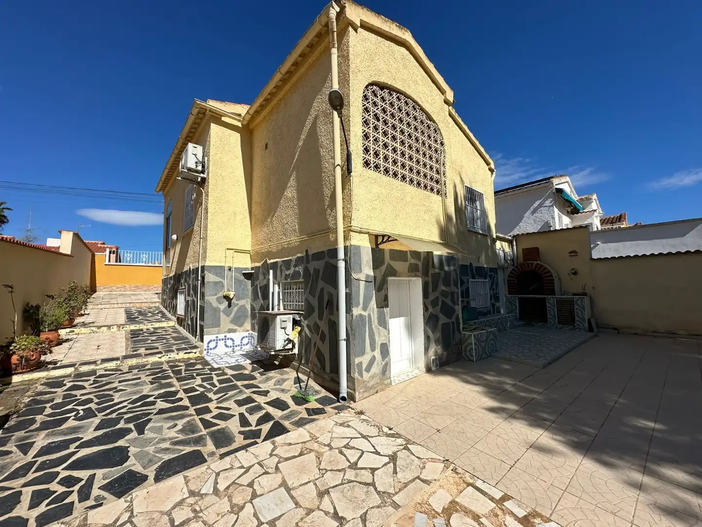 Vista exterior de Casa o chalet en venta en San Fulgencio con Aire acondicionado, Calefacción y Terraza