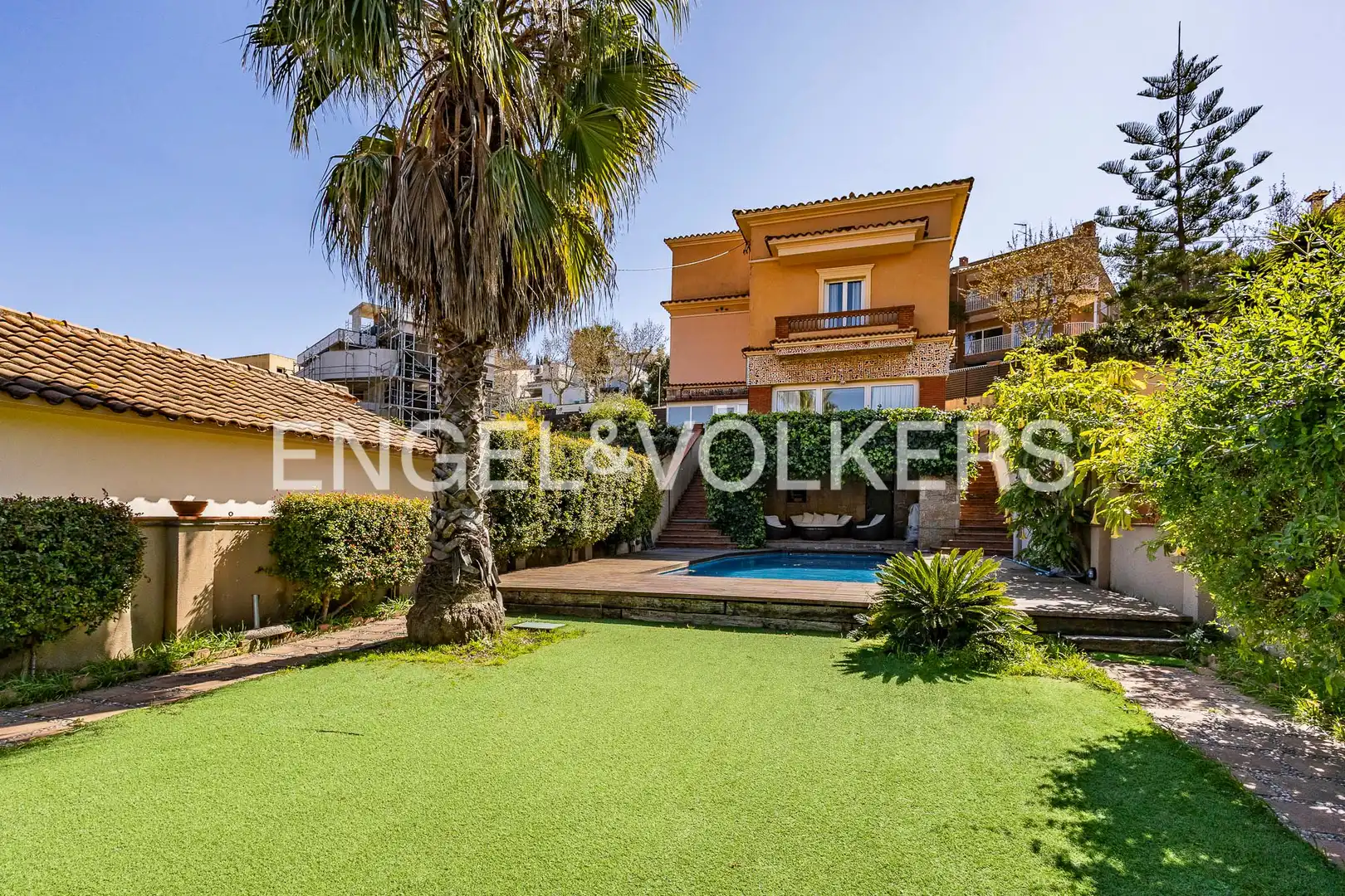 Vista exterior de Casa o xalet en venda en Sant Just Desvern amb Aire condicionat, Calefacció i Jardí privat