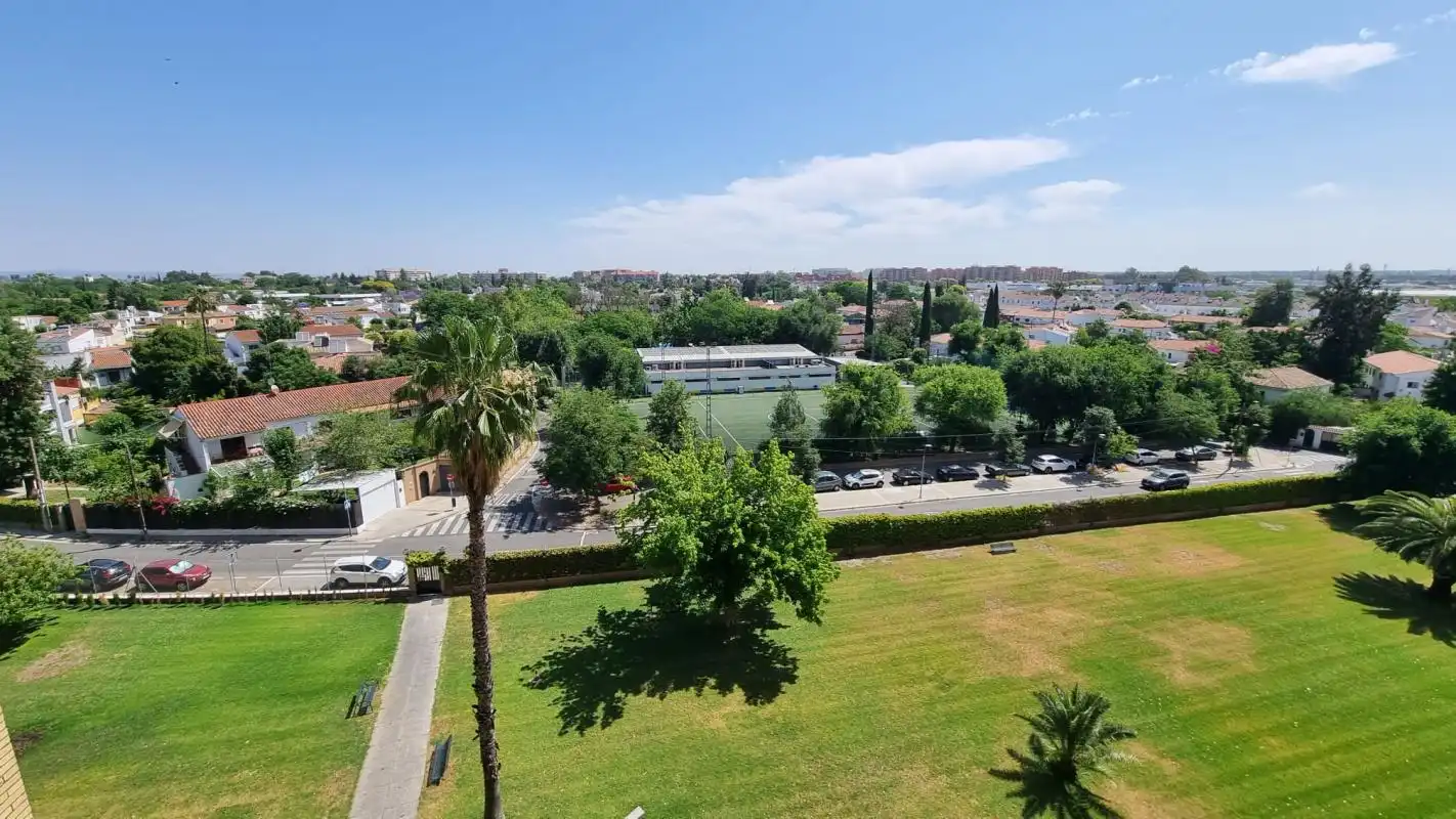 Exterior view of Flat for sale in Sevilla  with Air Conditioner, Heating and Terrace