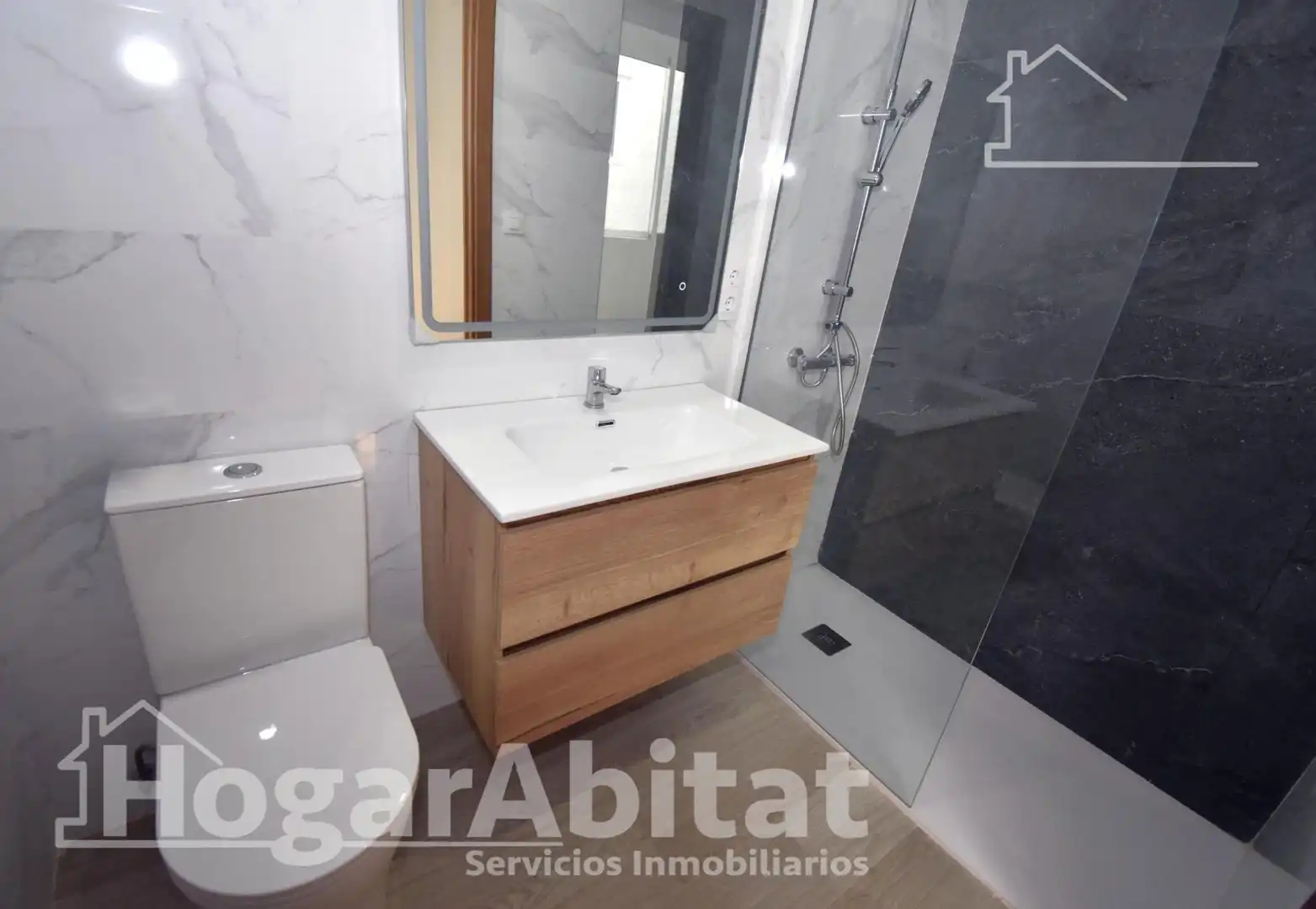 Baño de Piso en venta en Catarroja con Aire acondicionado, Calefacción y Terraza
