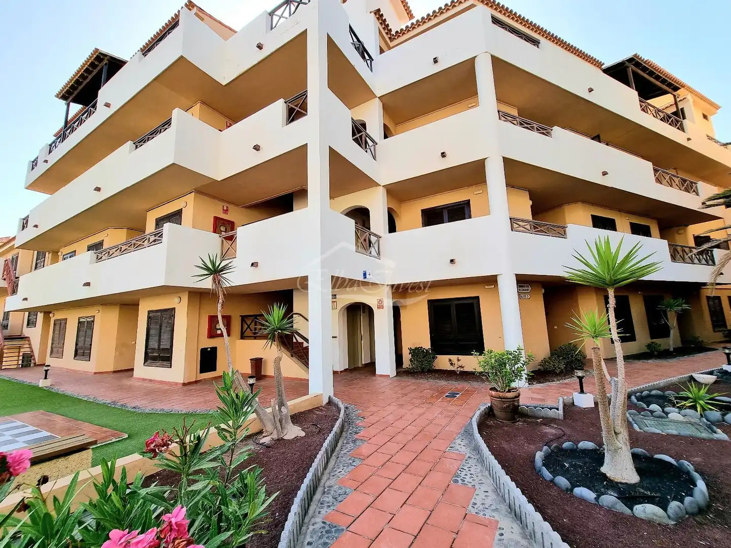 Außenansicht von Wohnung zum Verkauf in San Miguel de Abona mit Klimaanlage, Terrasse und Schwimmbad