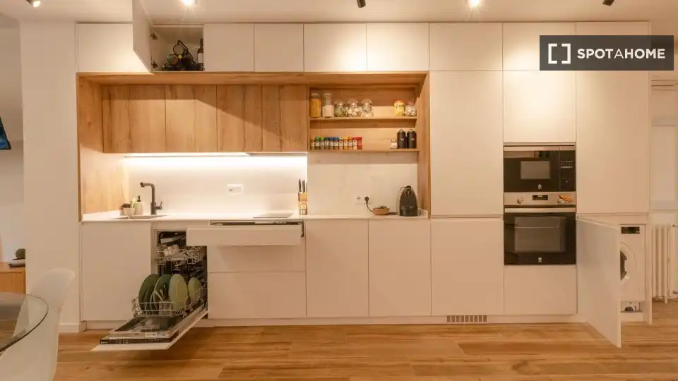 Cuina de Estudi per a compartir en Madrid amb Aire condicionat, Calefacció i Terrassa
