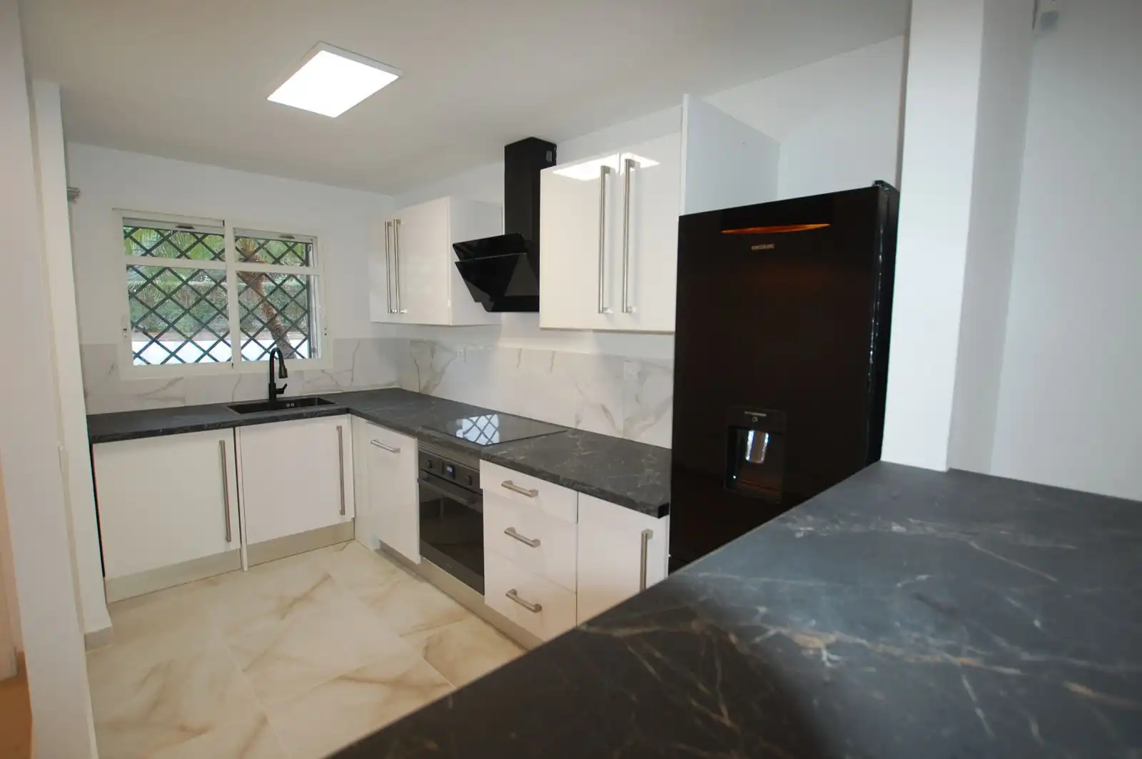 Cocina de Piso en venta en Marbella con Aire acondicionado, Terraza y Amueblado