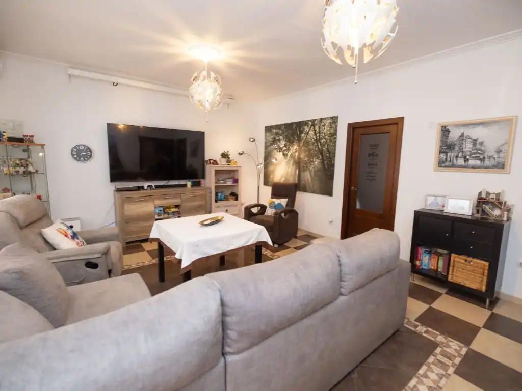 Sala d'estar de Casa o xalet en venda en La Rinconada