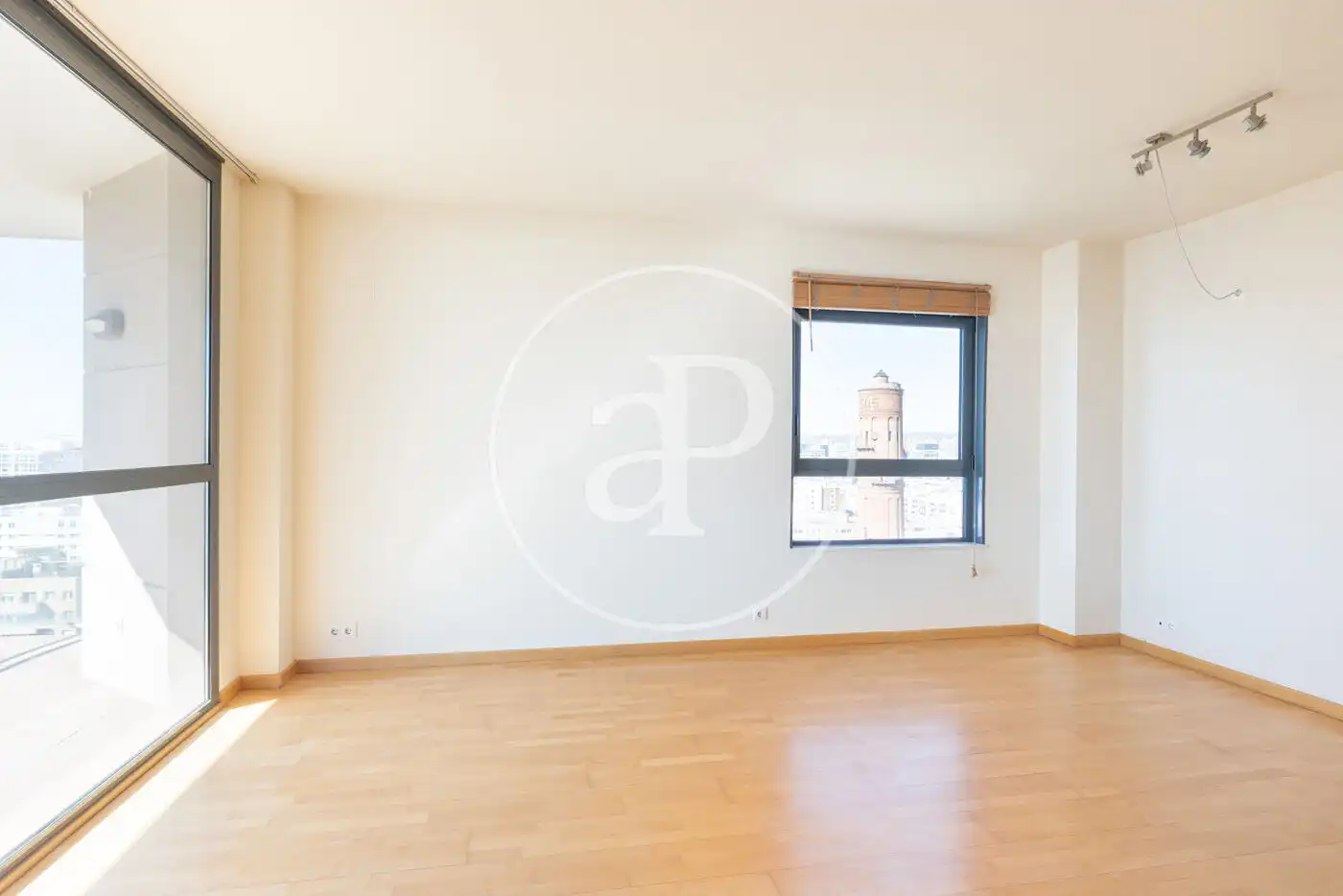 Sala de estar de Piso en venta en Barcelona con Aire acondicionado, Calefacción y Jardín privado