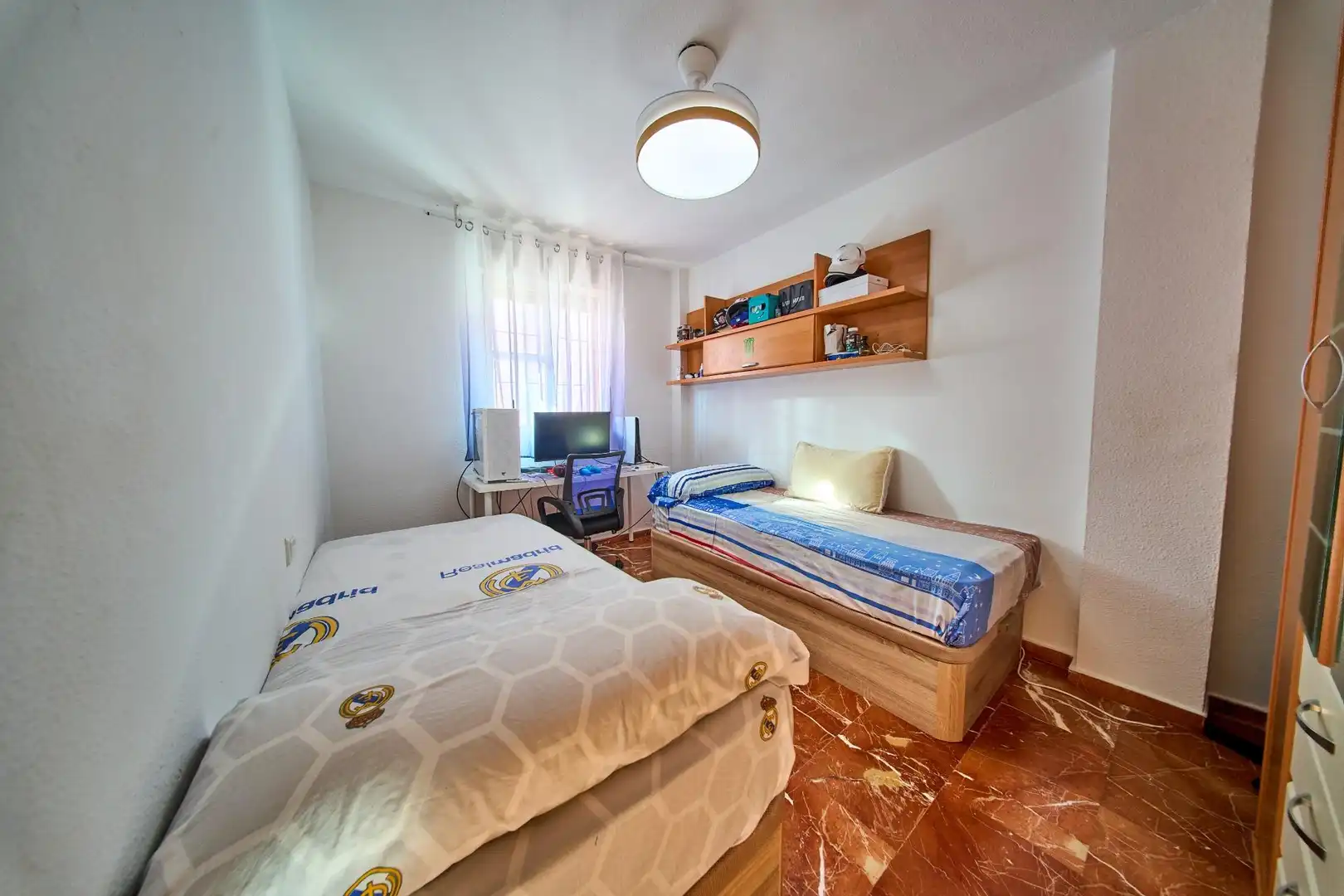 Schlafzimmer von Einfamilien-Reihenhaus zum Verkauf in Jun
