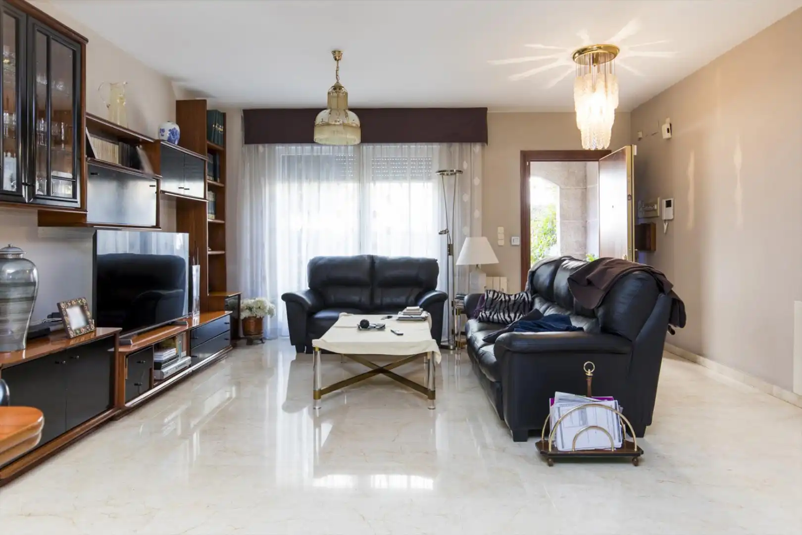 Living room of Detached homes for sale in Zaragoza  with Terrace, Storage room and Swimming Pool