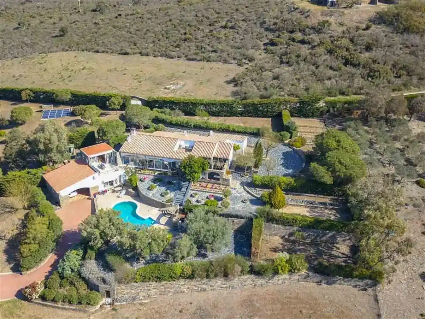 Vista exterior de Finca rústica en venda en Cadaqués amb Aire condicionat, Jardí privat i Piscina