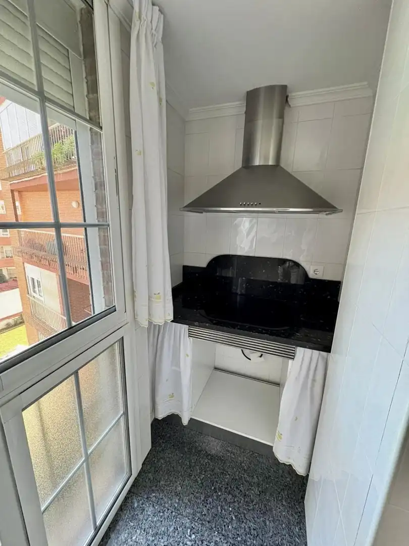 Kitchen of Flat for sale in Sevilla  with Air Conditioner, Heating and Terrace