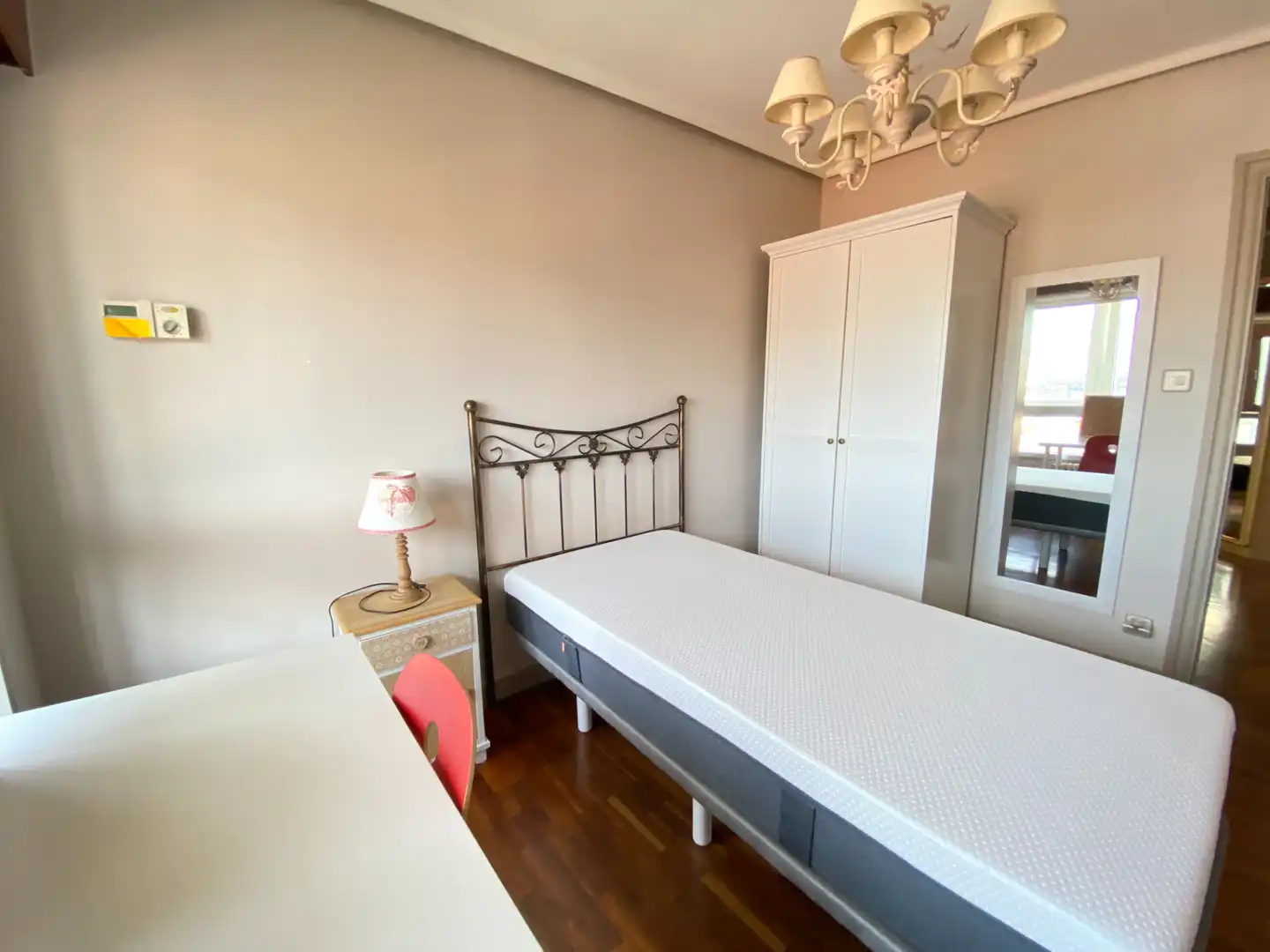 Habitación de Piso de alquiler en Bilbao  con Calefacción, Terraza y Amueblado