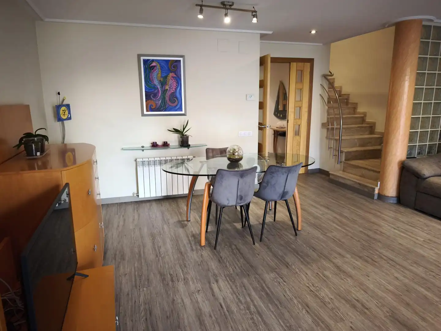 Menjador de Casa o xalet en venda en Amposta amb Parquet, Terrassa i Moblat