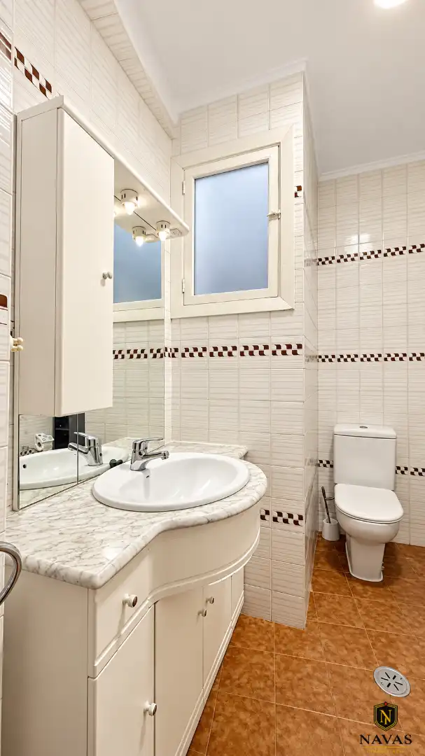 Badezimmer von Dachboden zum Verkauf in Vigo  mit Balkon