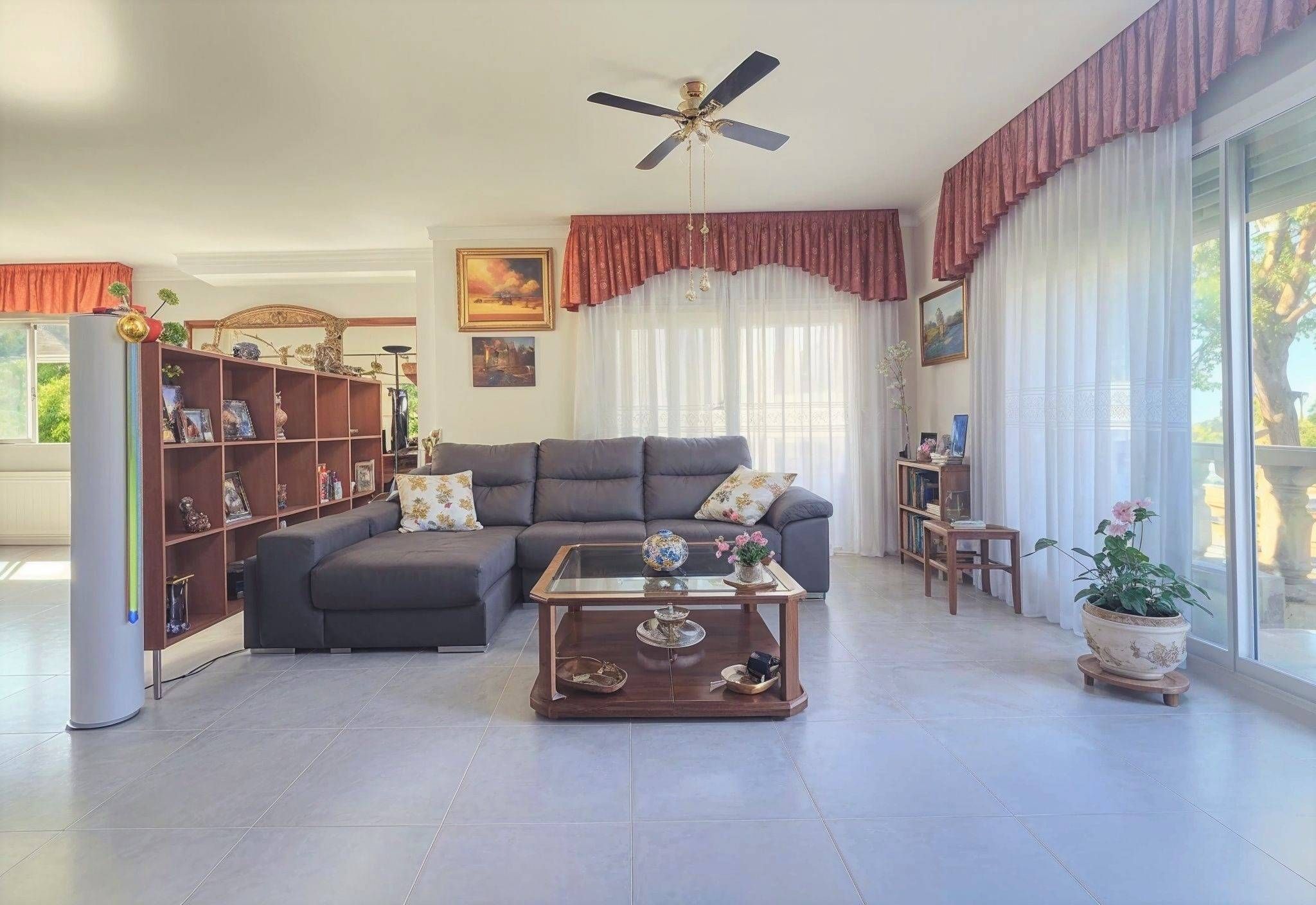 Sala d'estar de Casa o xalet en venda en Castellvell del Camp amb Calefacció, Jardí privat i Terrassa