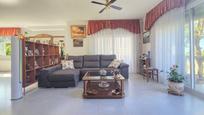 Sala d'estar de Casa o xalet en venda en Castellvell del Camp amb Calefacció, Jardí privat i Terrassa
