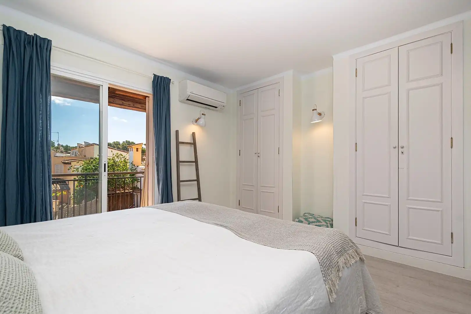 Dormitori de Casa adosada en venda en Calvià amb Aire condicionat, Calefacció i Jardí privat