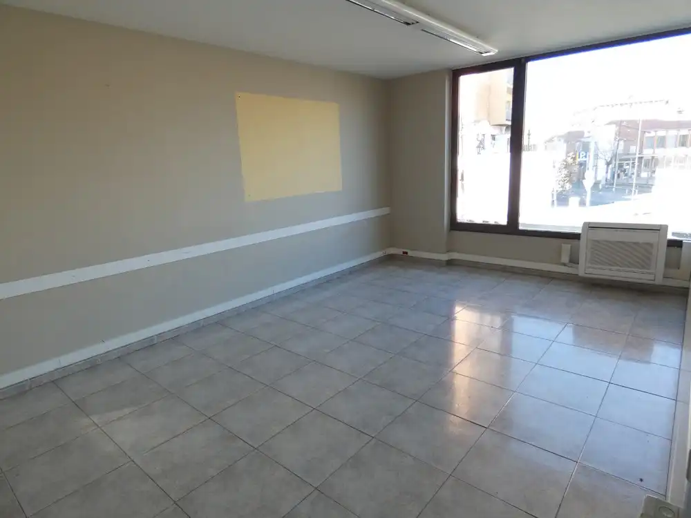 Office for rent in Cerdanyola del Vallès  with Air Conditioner and Heating