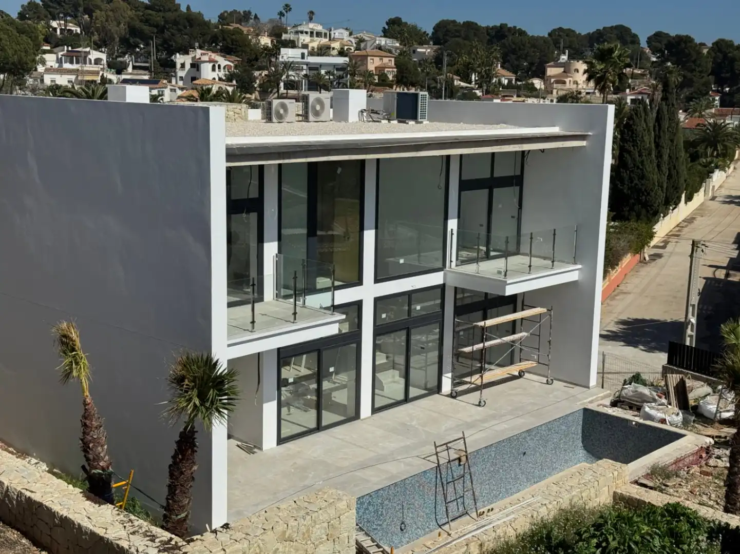 Chalet con piscina en venta en Carrió - La Merced - Los Pinos