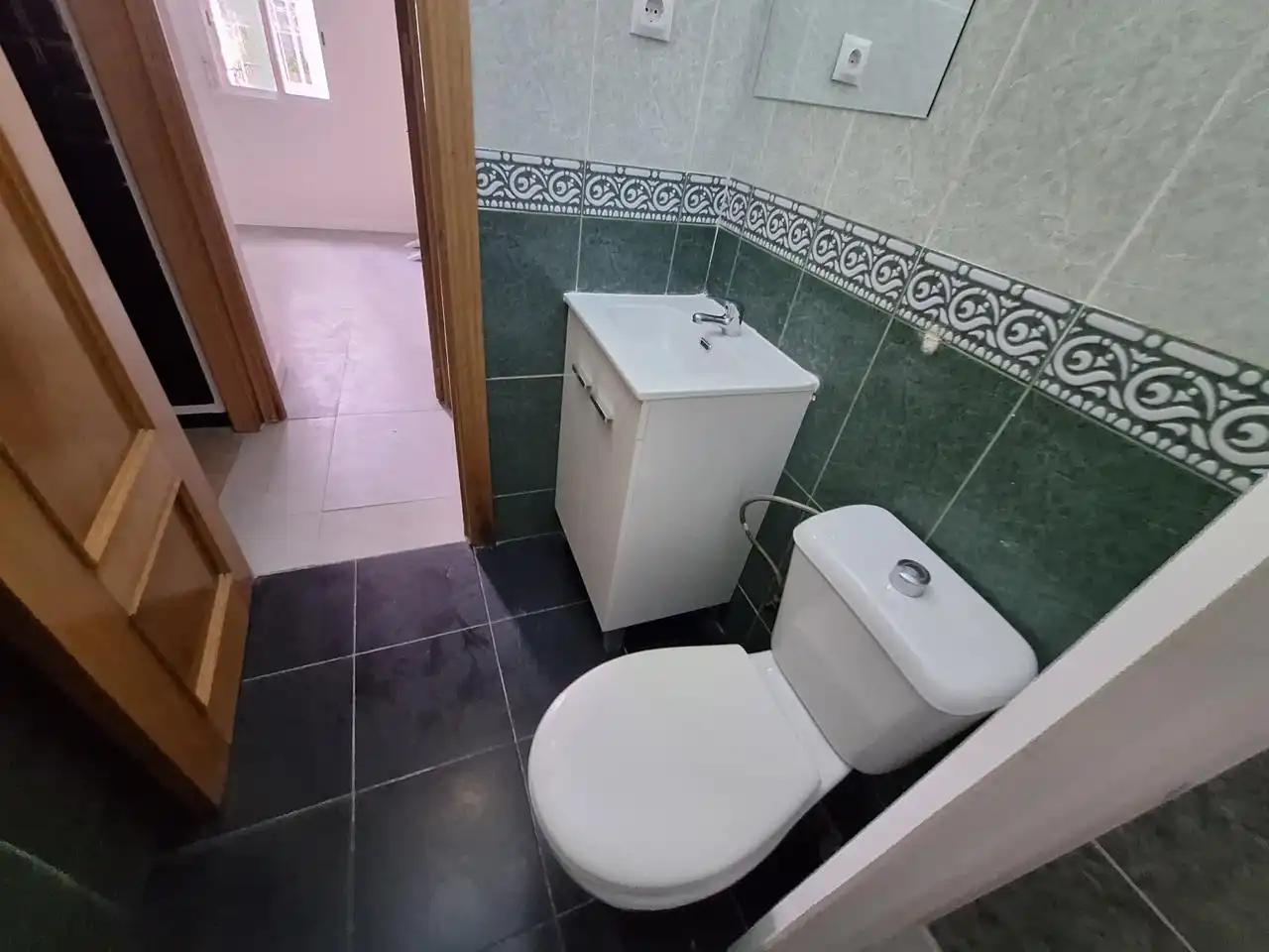 Bathroom of Ground floor for sale in Madrid