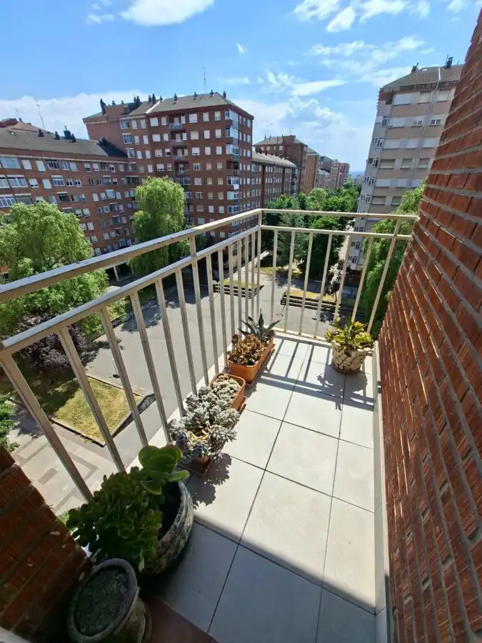 Terraza de Piso en venta en Vitoria - Gasteiz con Calefacción, Parquet y Terraza