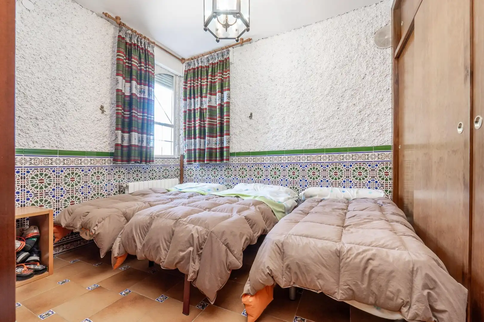 Habitación de Casa o chalet en venta en Valdepeñas de Jaén con Aire acondicionado, Calefacción y Jardín privado