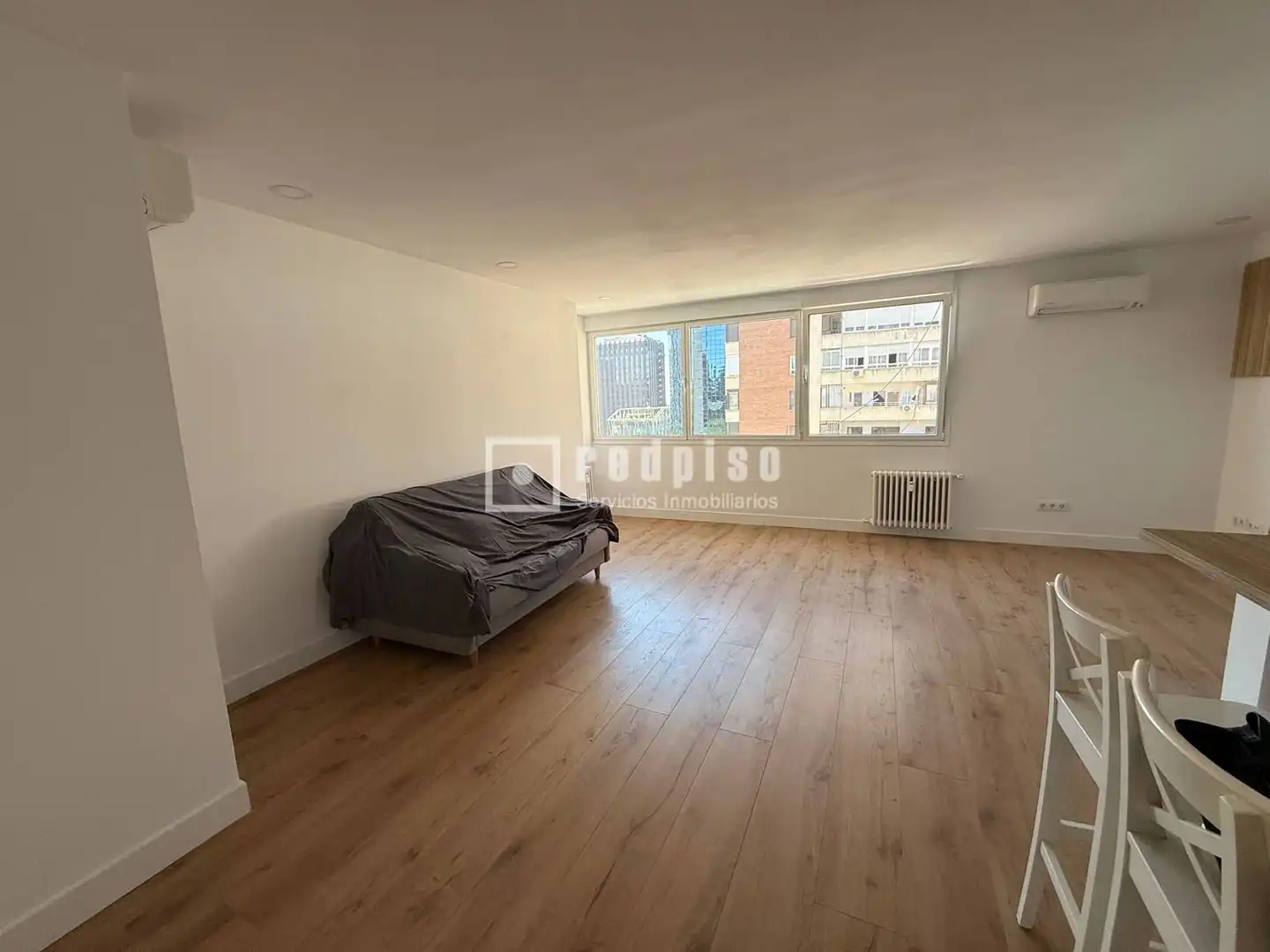 Schlafzimmer von Loft zur Miete in Madrid mit Klimaanlage