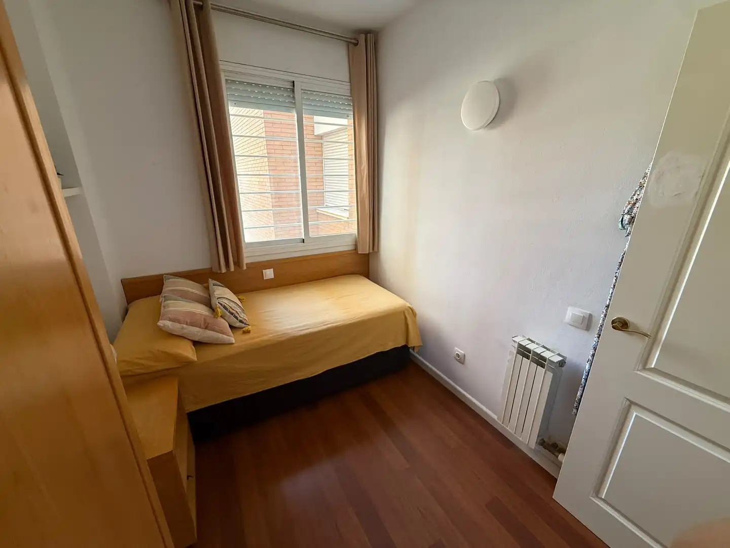 Bedroom of Flat for sale in Cornellà de Llobregat  with Heating, Private garden and Swimming Pool