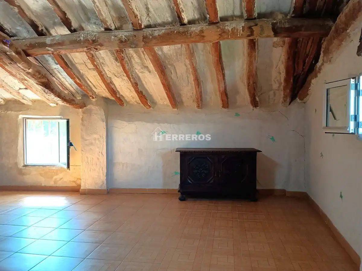 Houses for sale in HERAS, Ocón