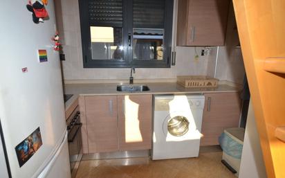 Cuina de Pis en venda en Bellpuig amb Calefacció, Terrassa i Moblat
