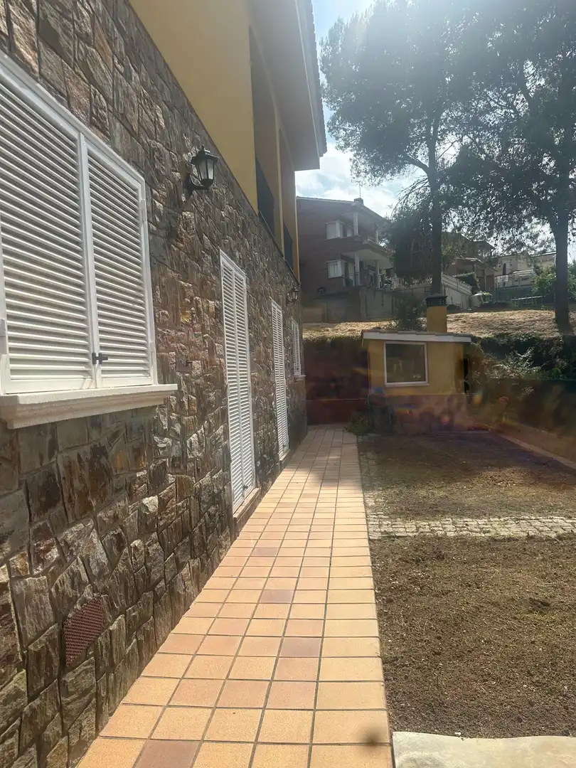 Vista exterior de Casa o chalet en venta en Montornès del Vallès con Aire acondicionado, Calefacción y Jardín privado