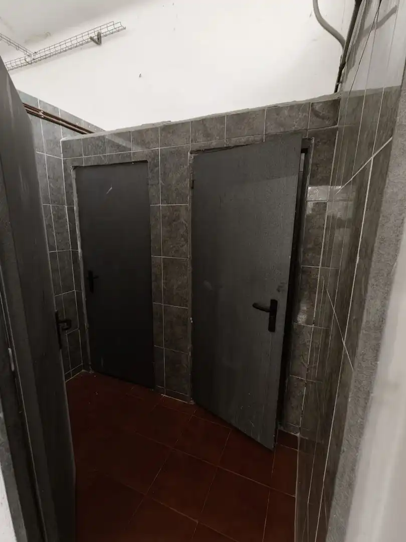 Badezimmer von Fabrikhallen zur Miete in Castellbell i el Vilar