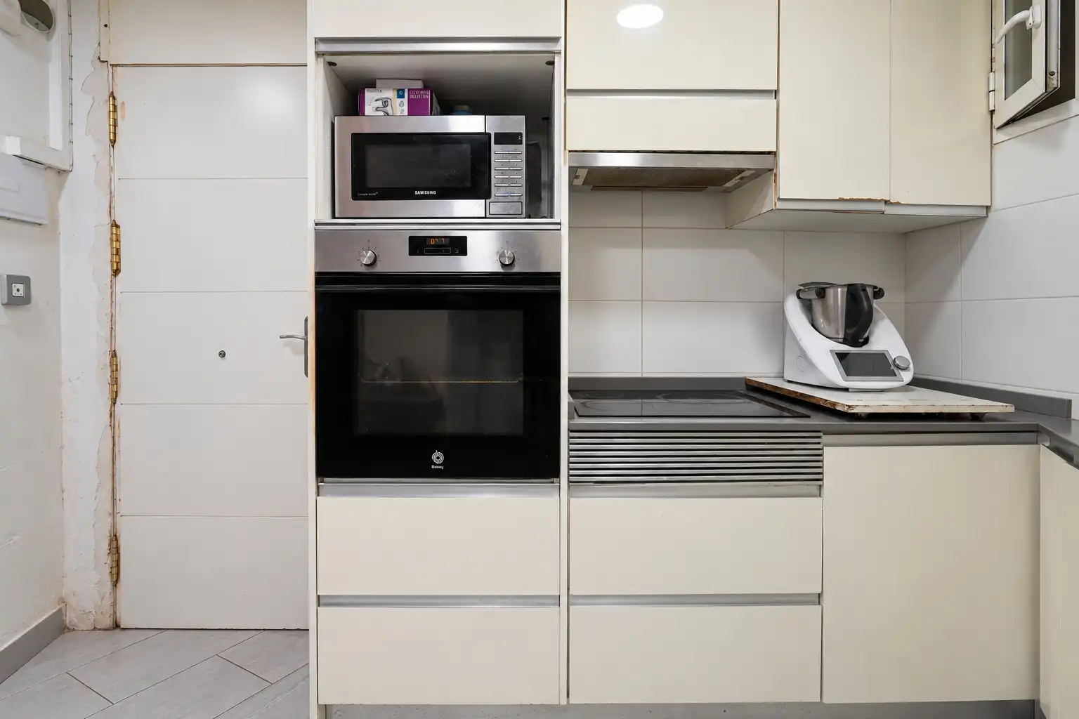 Cocina de Piso en venta en La Pineda