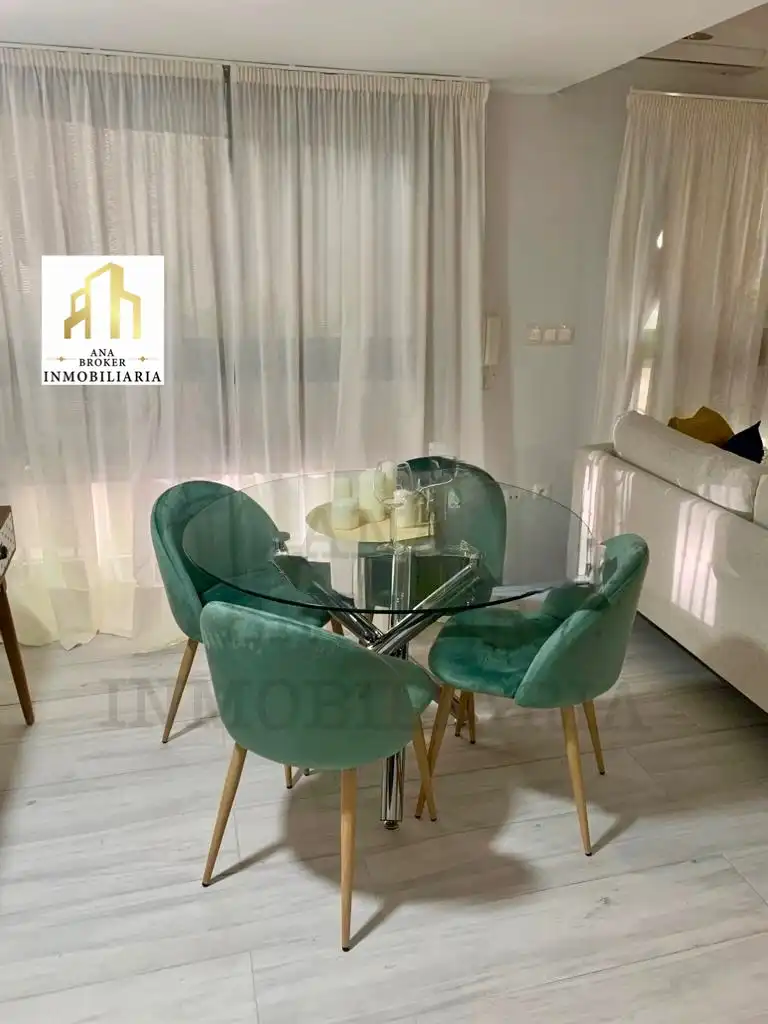 Menjador de Apartament en venda en Ronda amb Moblat