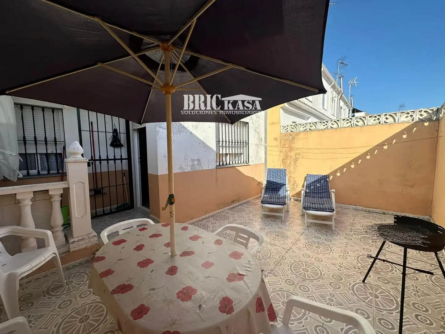Terrasse von Einfamilien-Reihenhaus zum Verkauf in Torreorgaz mit Klimaanlage, Heizung und Abstellraum