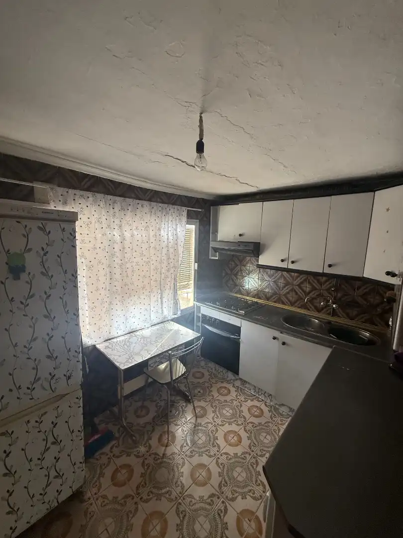Küche von Wohnung zum Verkauf in Villarrobledo mit Heizung, Privatgarten und Abstellraum