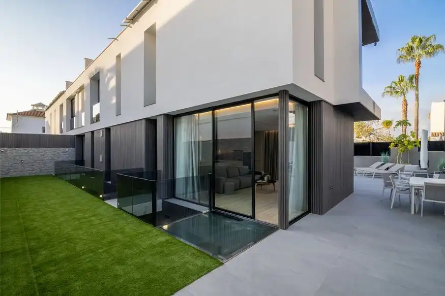 Chalet con jardín en venta en L'Albir