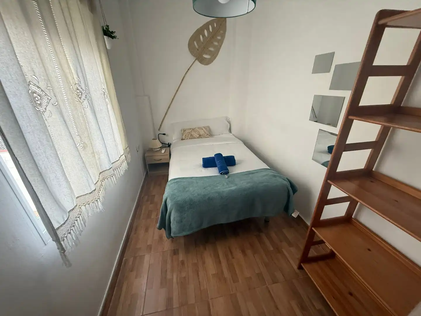 Dormitori de Casa adosada en venda en Granada amb Aire condicionat, Calefacció i Jardí privat