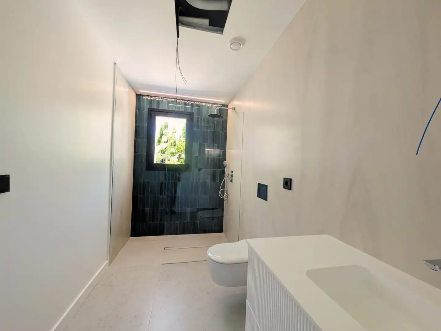 Baño de Casa adosada en venta en L'Alfàs del Pi con Aire acondicionado, Calefacción y Jardín privado