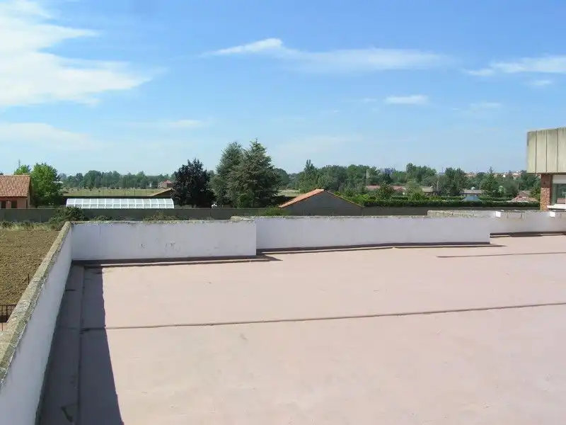 Terrasse von Gebäude zur Miete in Villaquilambre