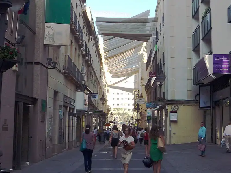 Außenansicht von Garage zum Verkauf in Córdoba