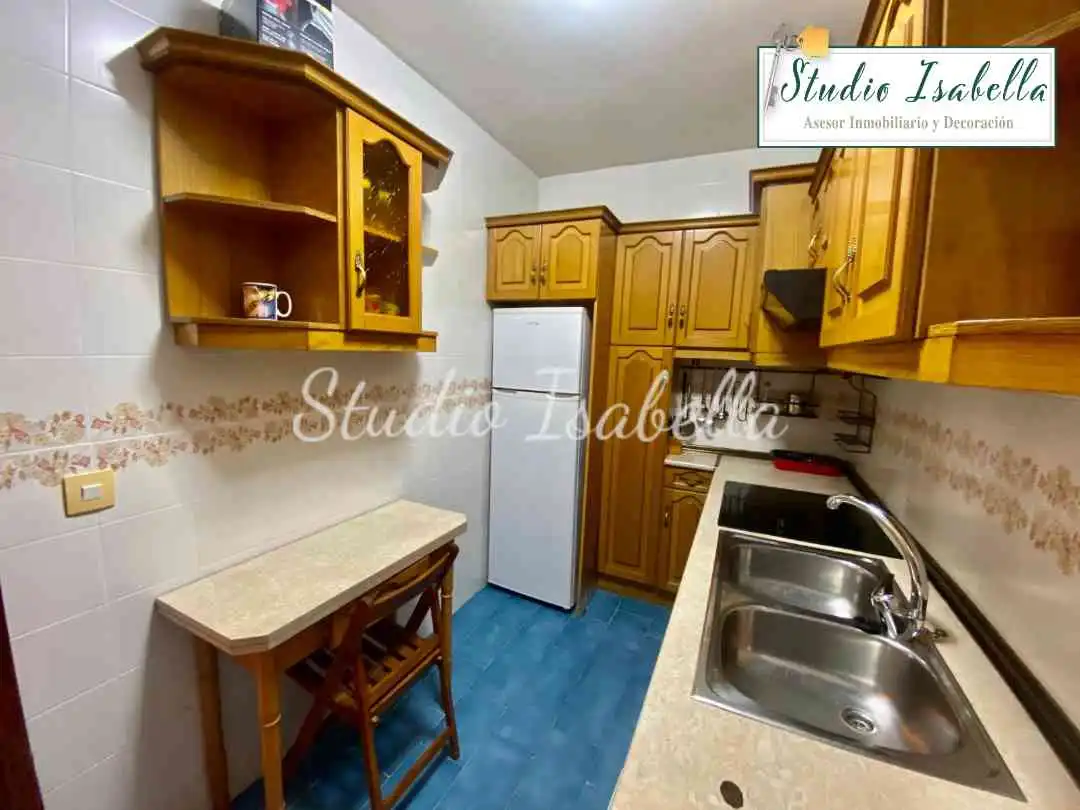 Flat for rent in Cuesta Santa Leocadia, Casco Histórico